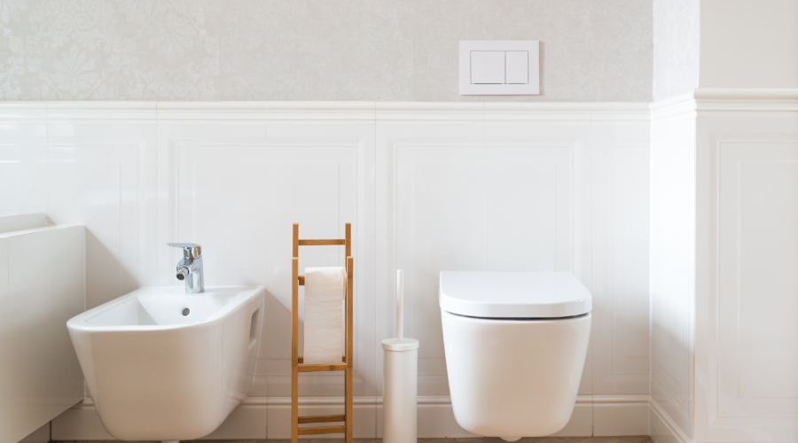 WC v koupelně, nebo odděleně? Obojí má svá pro a proti