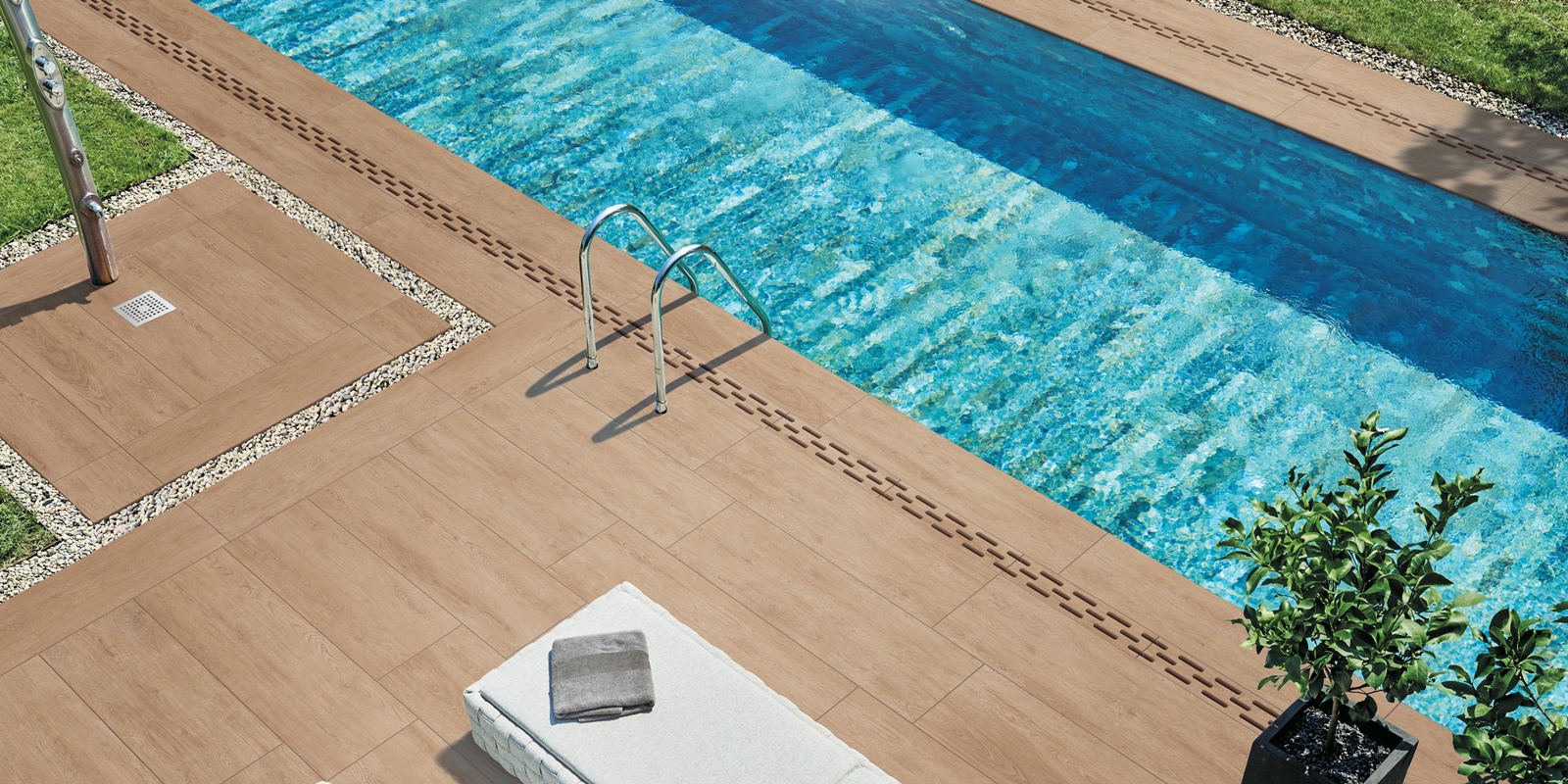 Venkovní keramická dlažba a lemy kolem bazénů 22