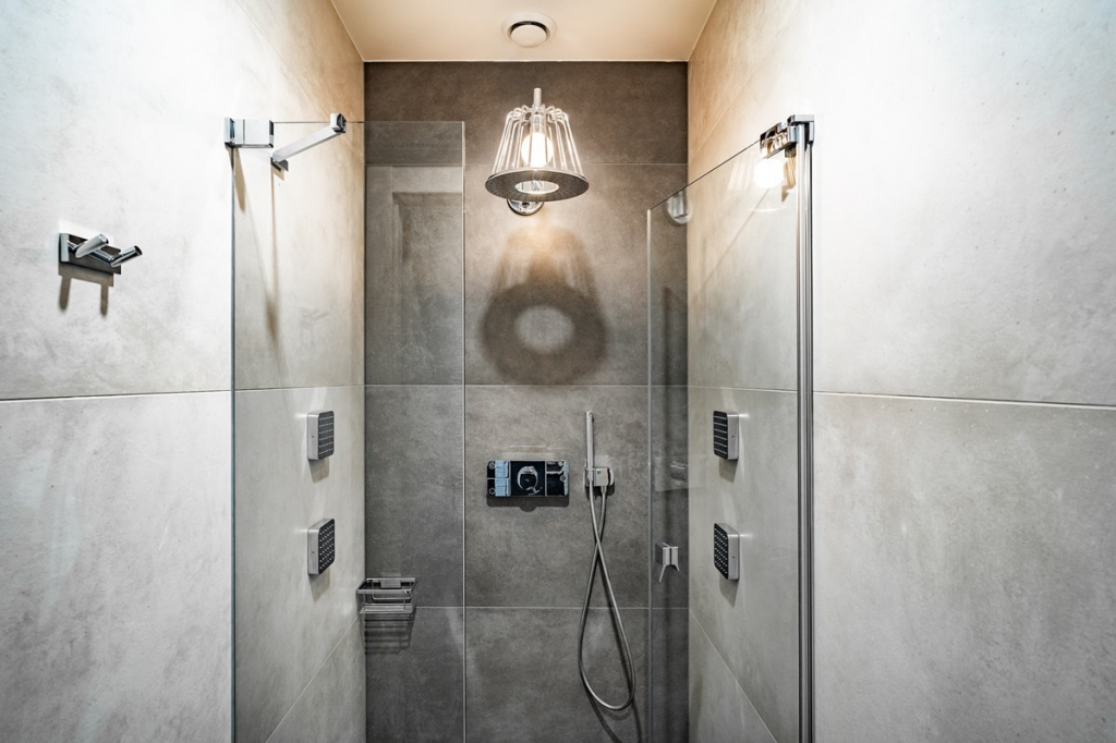 Horní sprcha LampShower AXOR sprcha 1jet s napojením od stropu a designem Nendo, chrom