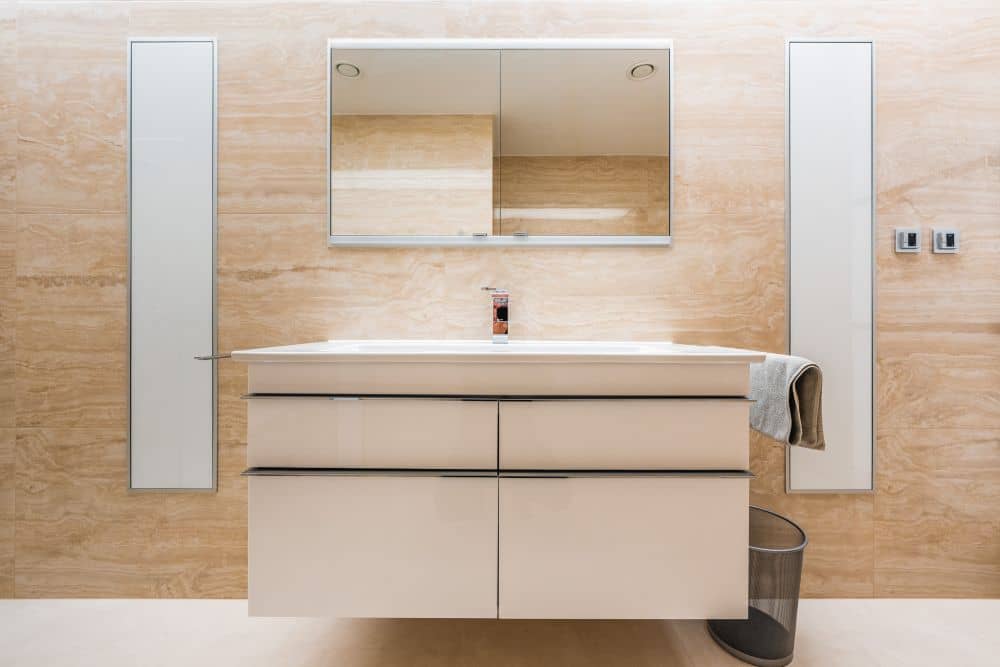 Návrh moderní koupelny v přírodním vzhledu – velké formáty, značková sanita i designové detaily 6