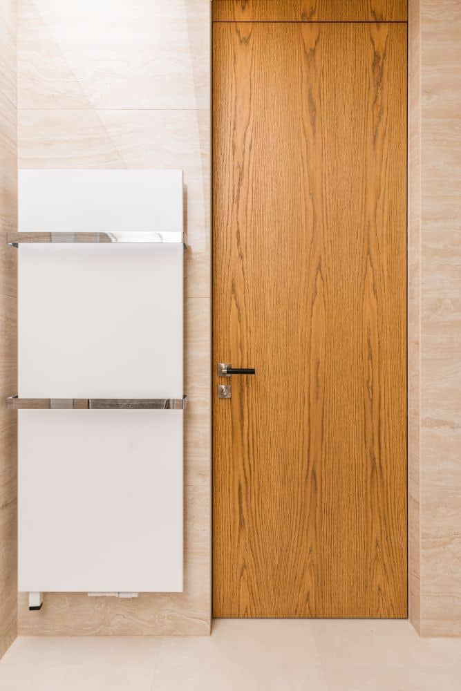 Návrh moderní koupelny v přírodním vzhledu – velké formáty, značková sanita i designové detaily 12