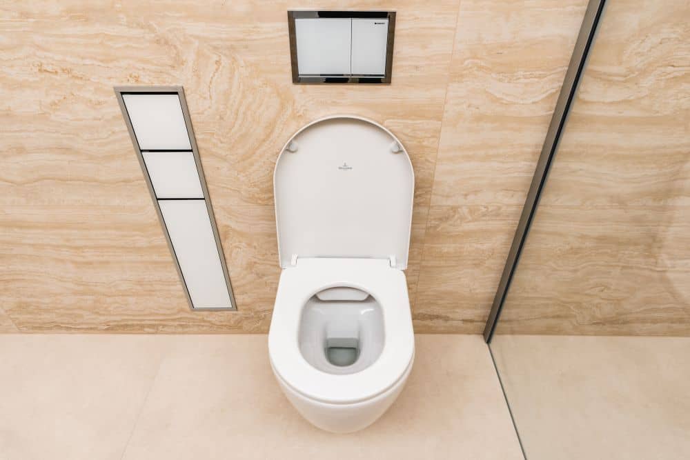Návrh moderní koupelny v přírodním vzhledu – velké formáty, značková sanita i designové detaily 20