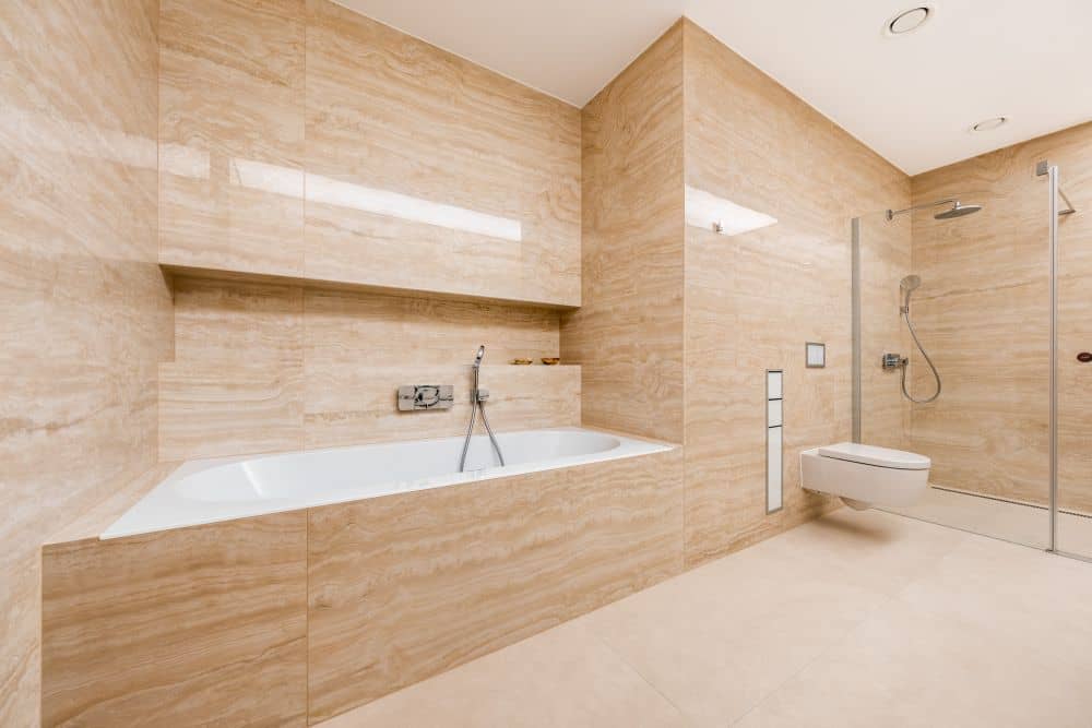 Návrh moderní koupelny v přírodním vzhledu – velké formáty, značková sanita i designové detaily 30