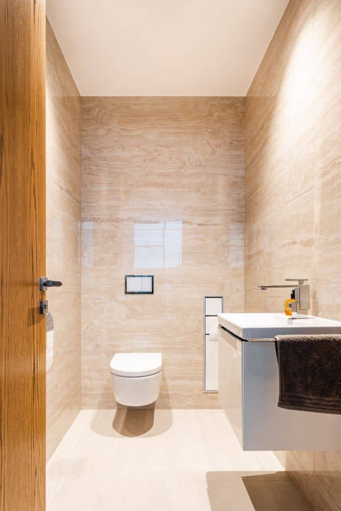 Návrh moderní koupelny v přírodním vzhledu – velké formáty, značková sanita i designové detaily 35